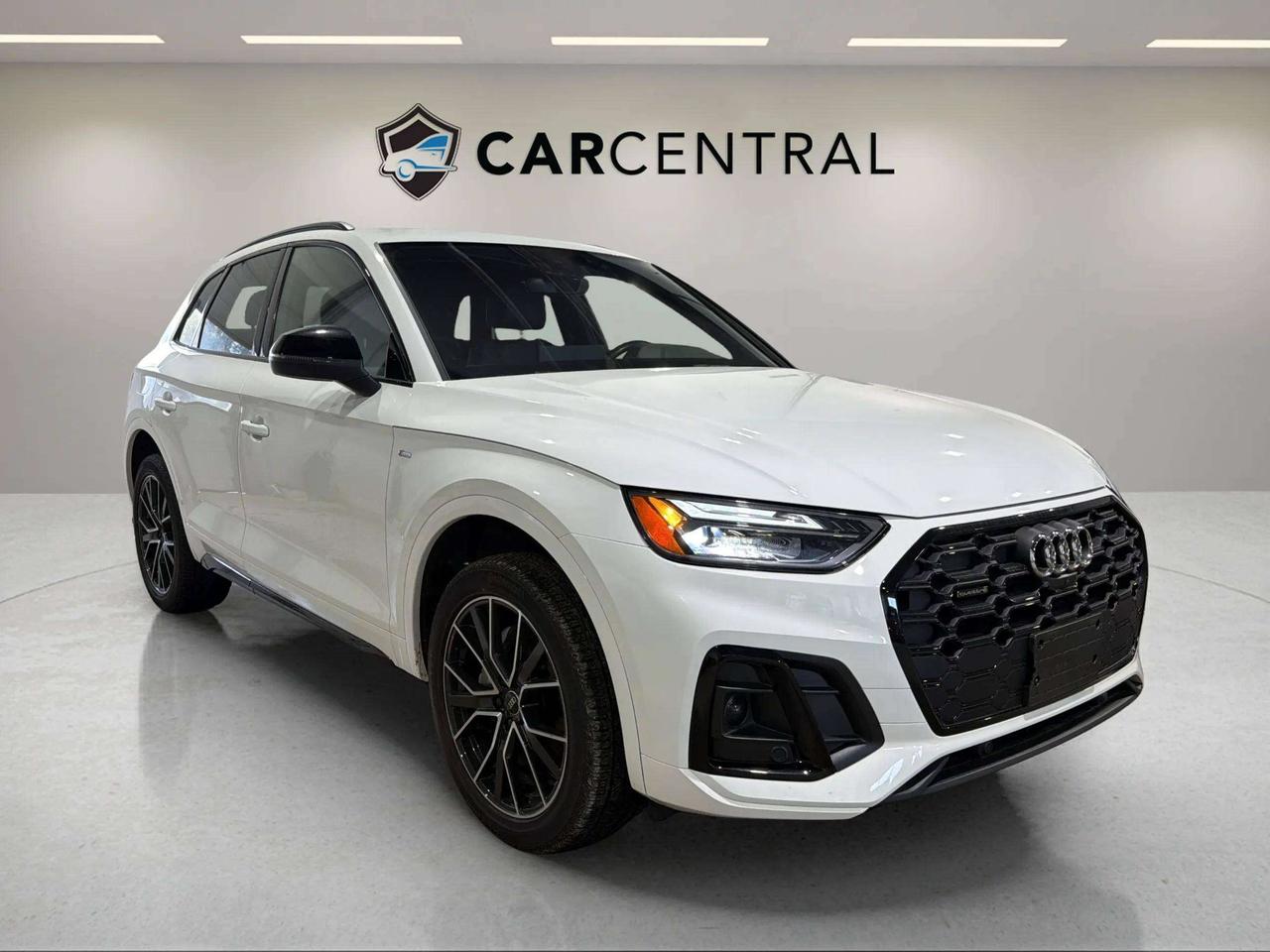2022 Audi Q5 PROGRESSIV | CLEAN CARFAX| PANO | 360 | S LINE Photo