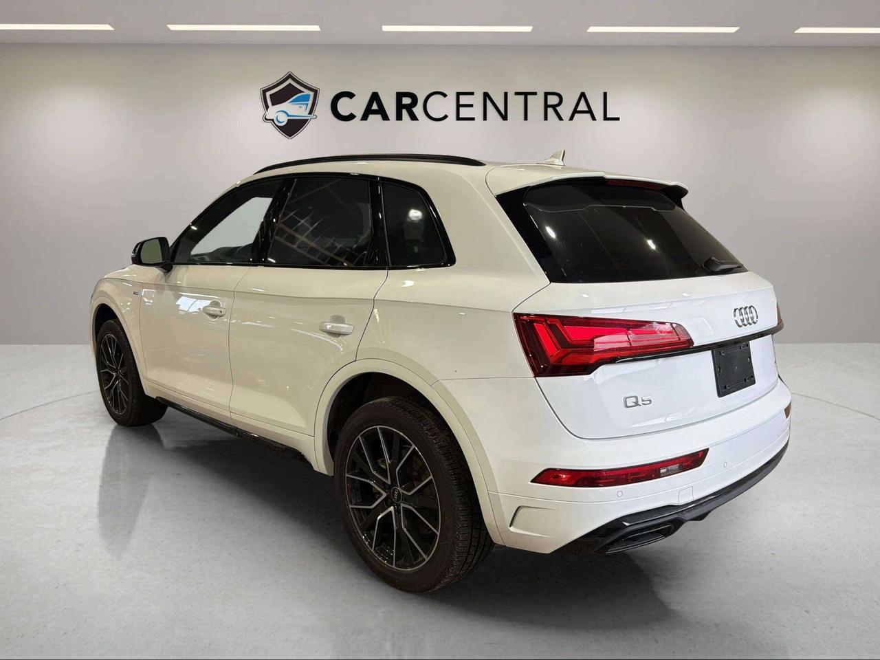 2022 Audi Q5 PROGRESSIV | CLEAN CARFAX| PANO | 360 | S LINE Photo