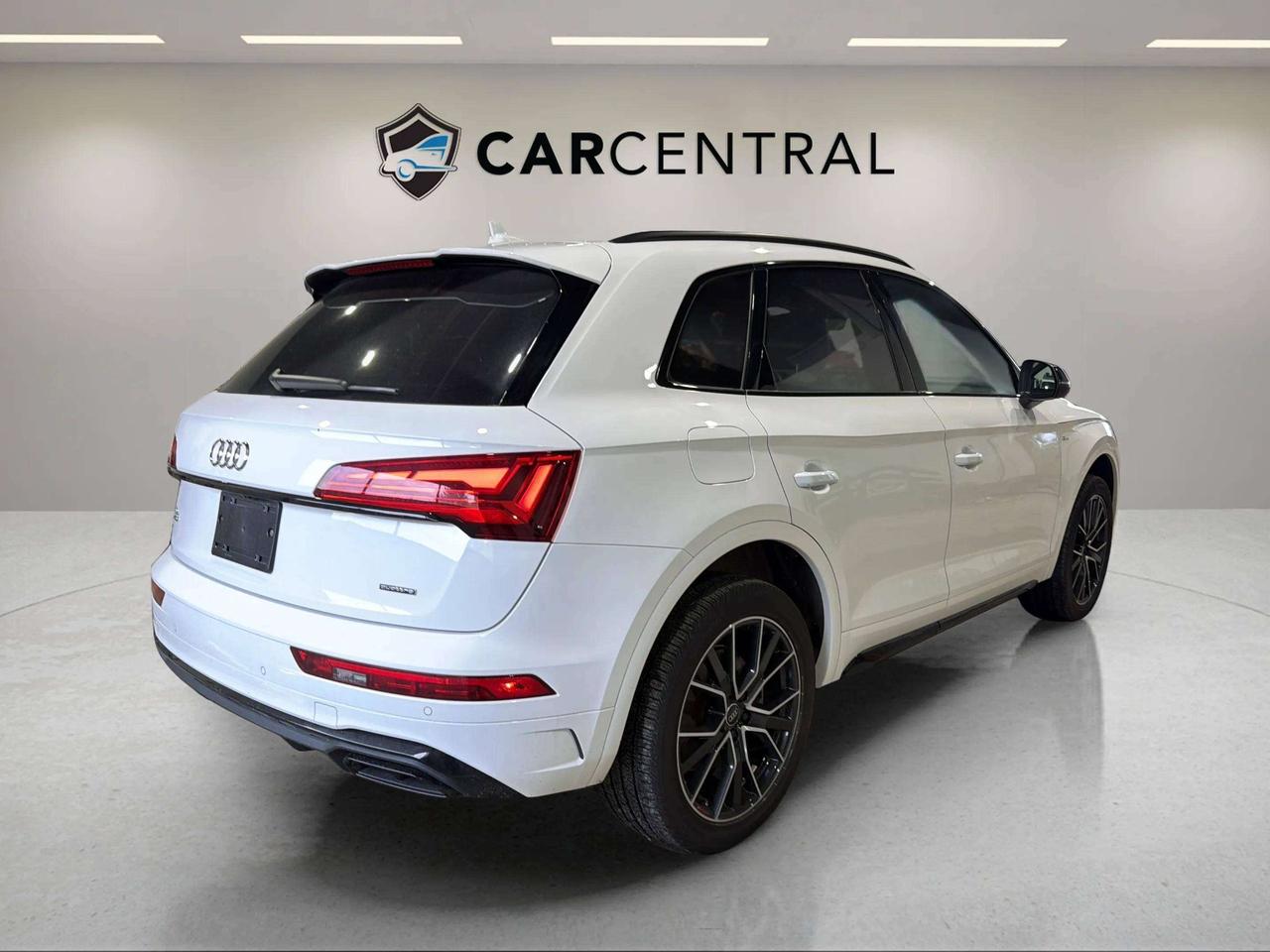 2022 Audi Q5 PROGRESSIV | CLEAN CARFAX| PANO | 360 | S LINE Photo