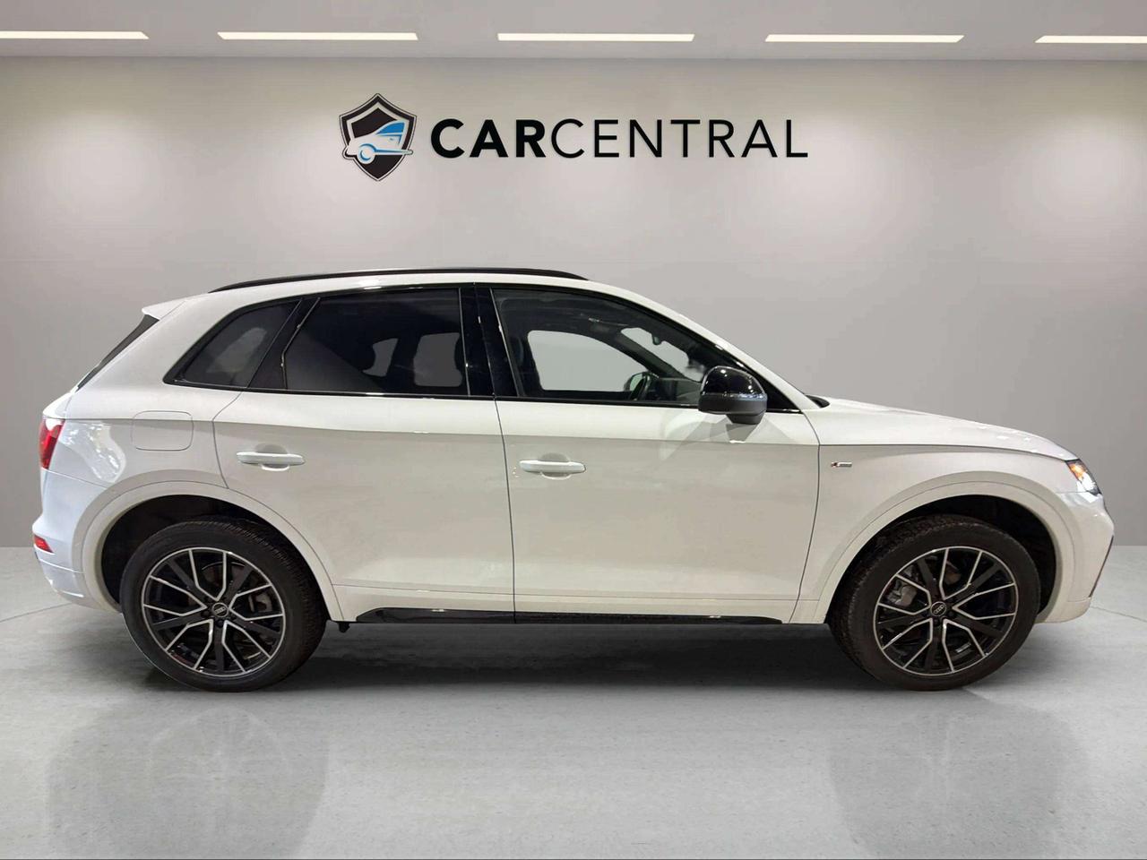 2022 Audi Q5 PROGRESSIV | CLEAN CARFAX| PANO | 360 | S LINE Photo