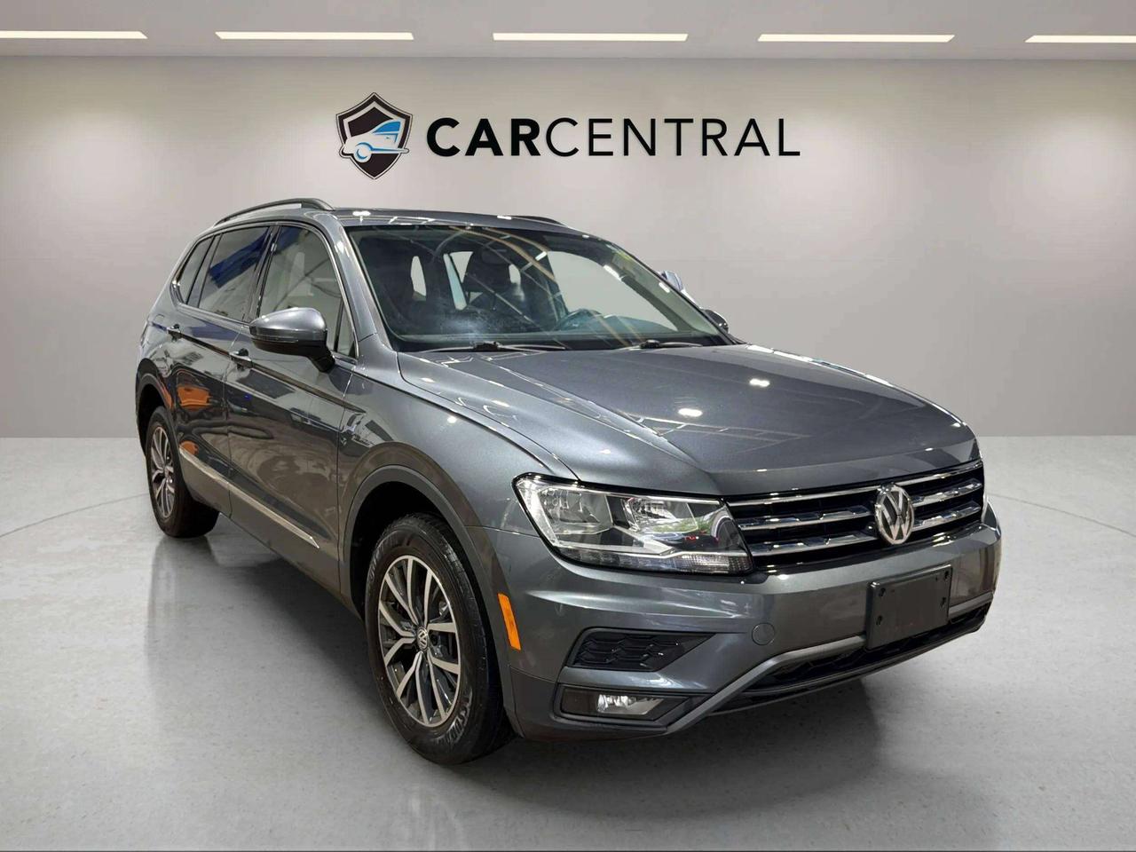 2021 Volkswagen Tiguan COMFORTLINE| CLEAN CARFAX | CARPLAY | PANO|1 OWNER Photo