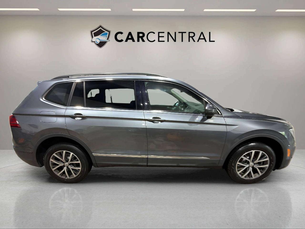 2021 Volkswagen Tiguan COMFORTLINE| CLEAN CARFAX | CARPLAY | PANO|1 OWNER Photo