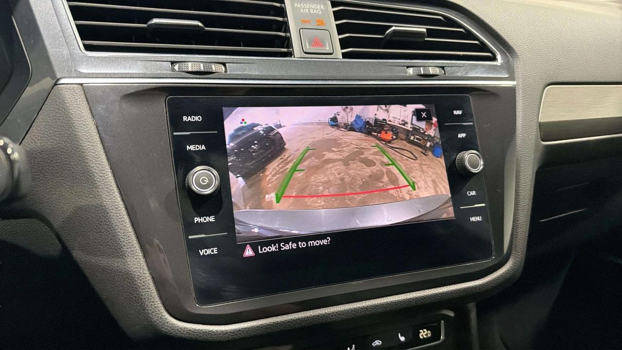 2021 Volkswagen Tiguan COMFORTLINE| CLEAN CARFAX | CARPLAY | PANO|1 OWNER Photo