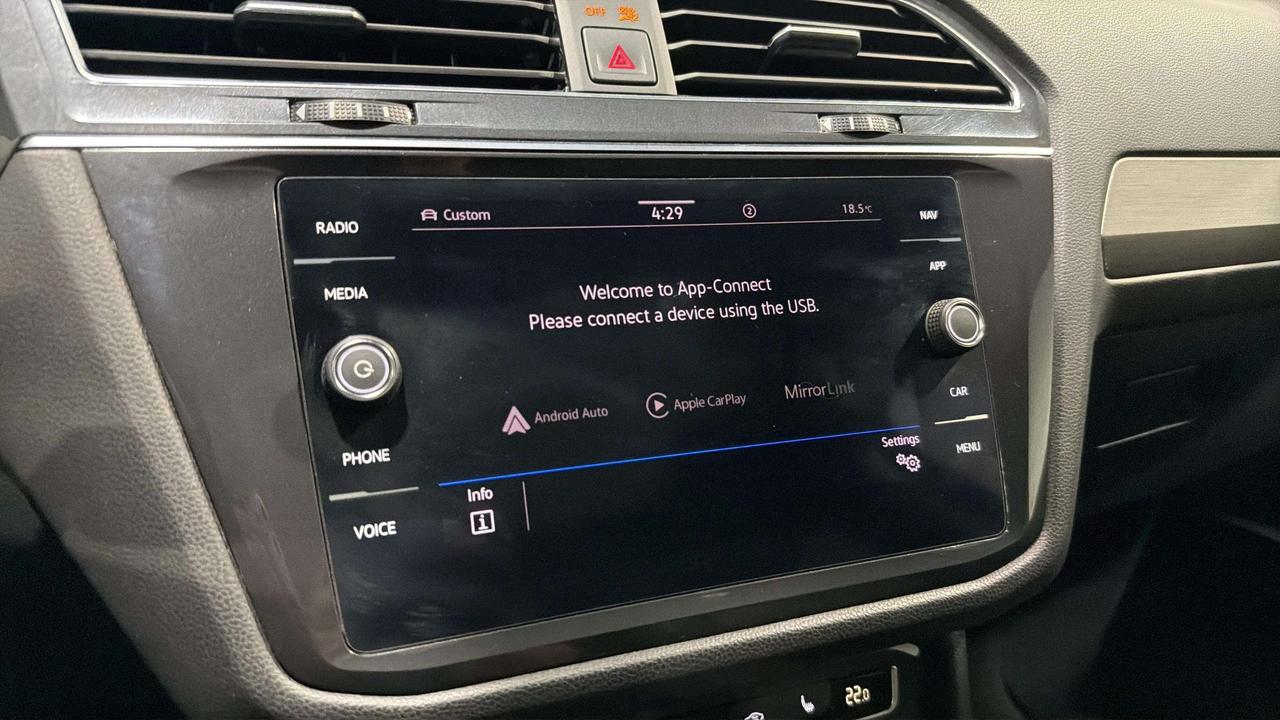 2021 Volkswagen Tiguan COMFORTLINE| CLEAN CARFAX | CARPLAY | PANO|1 OWNER Photo