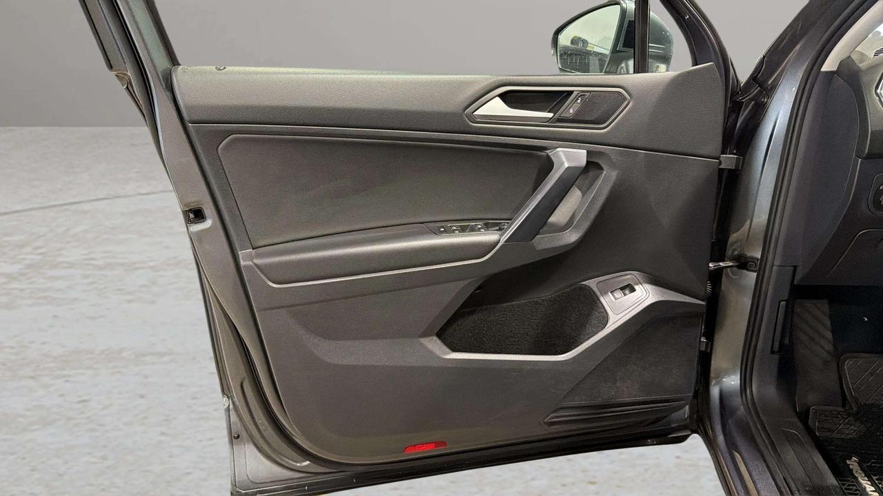 2021 Volkswagen Tiguan COMFORTLINE| CLEAN CARFAX | CARPLAY | PANO|1 OWNER Photo