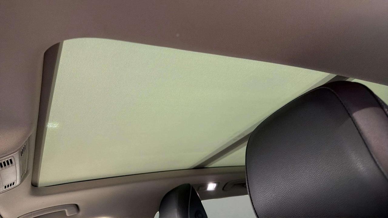 2021 Volkswagen Tiguan COMFORTLINE| CLEAN CARFAX | CARPLAY | PANO|1 OWNER Photo