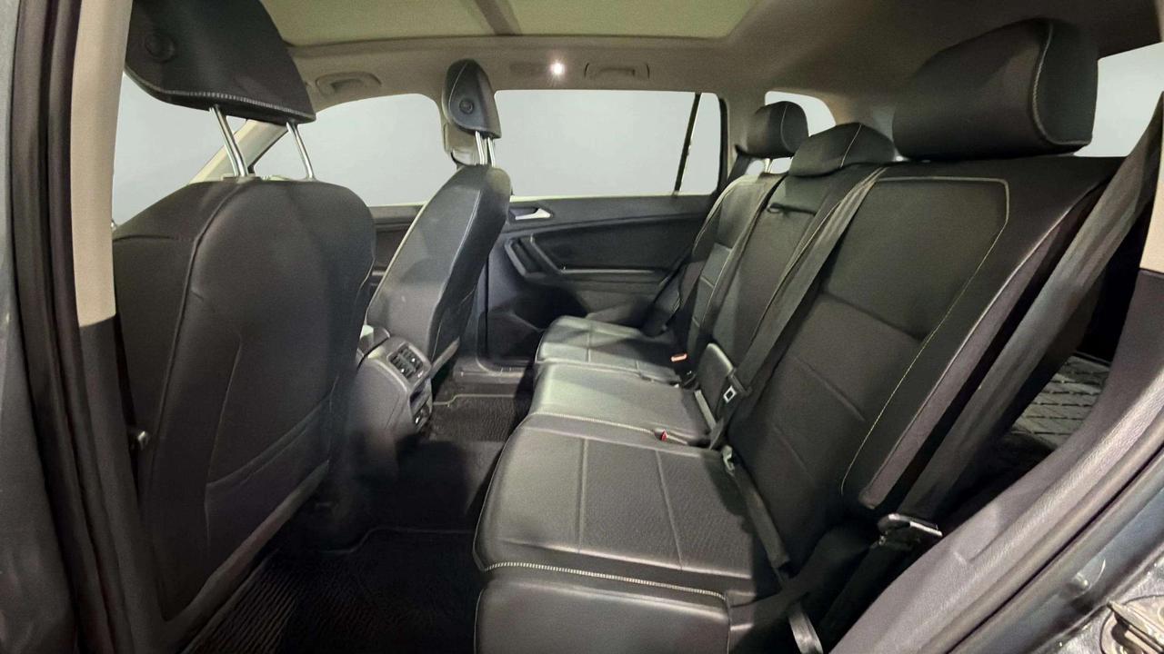 2021 Volkswagen Tiguan COMFORTLINE| CLEAN CARFAX | CARPLAY | PANO|1 OWNER Photo
