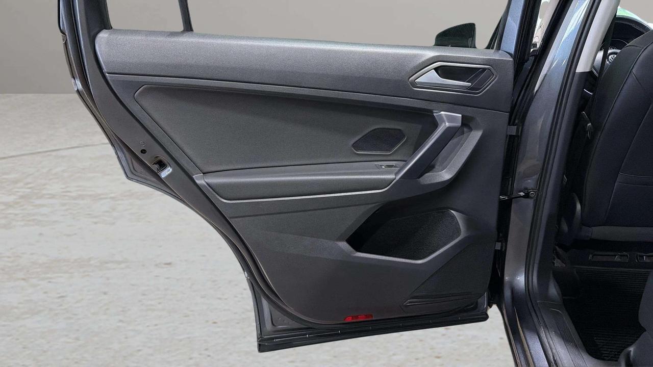 2021 Volkswagen Tiguan COMFORTLINE| CLEAN CARFAX | CARPLAY | PANO|1 OWNER Photo