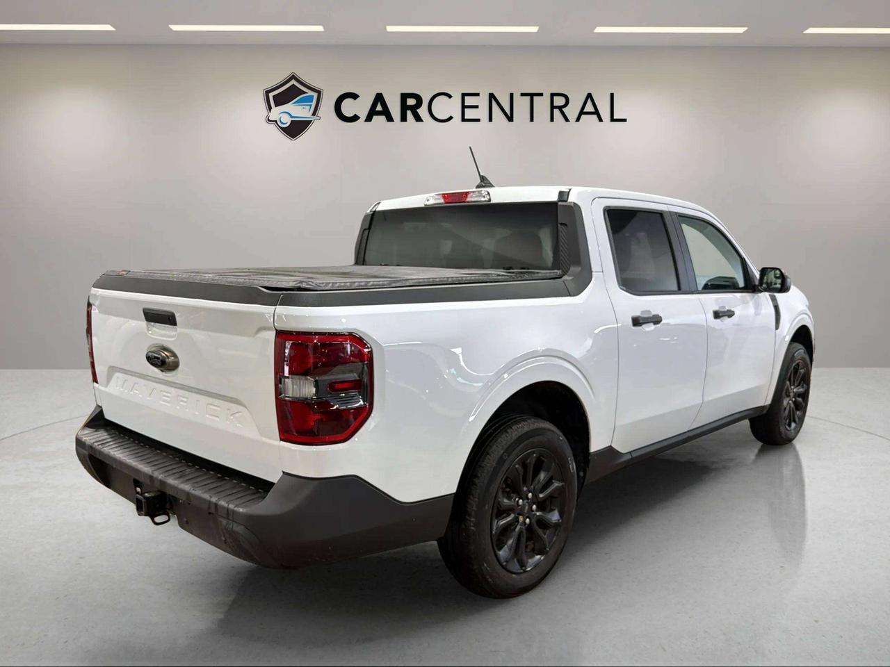 2024 Ford Maverick XLT | LUXURY PKG| BLACK APPEARANCE PKG| 18" ALLOYS Photo
