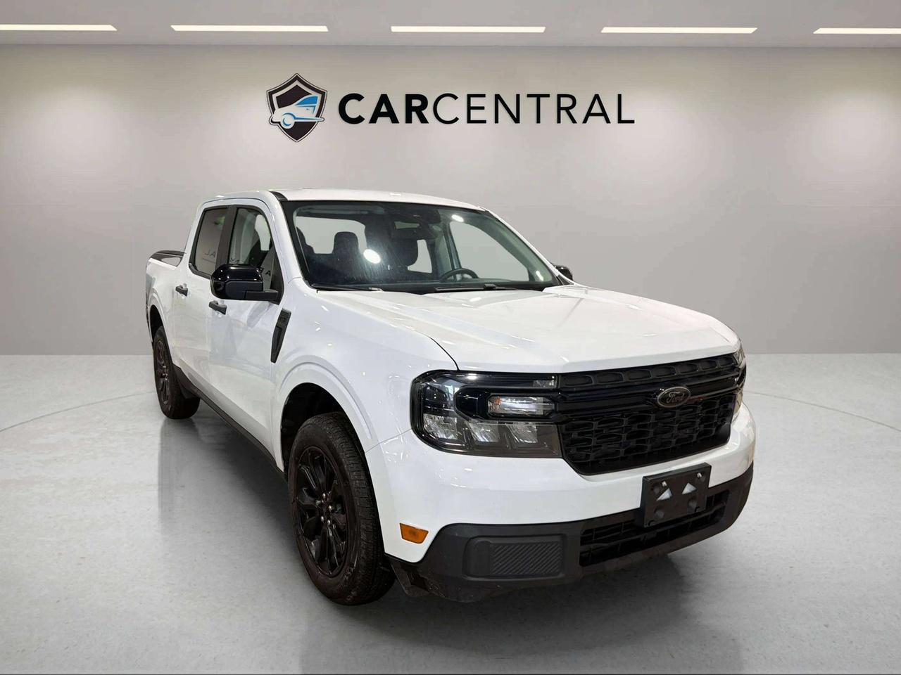2024 Ford Maverick XLT | LUXURY PKG| BLACK APPEARANCE PKG| 18" ALLOYS Photo