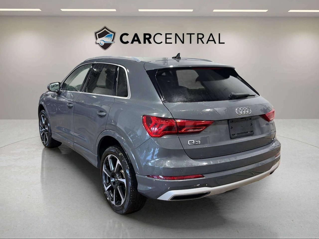 2022 Audi Q3 PROGRESSIV | CLEAN CARFAX | PANO| HTD STEERING| Photo2