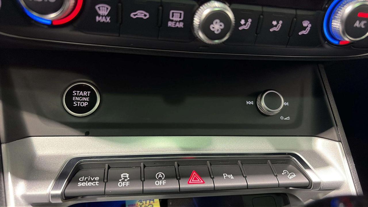 2022 Audi Q3 PROGRESSIV | CLEAN CARFAX | PANO| HTD STEERING| Photo
