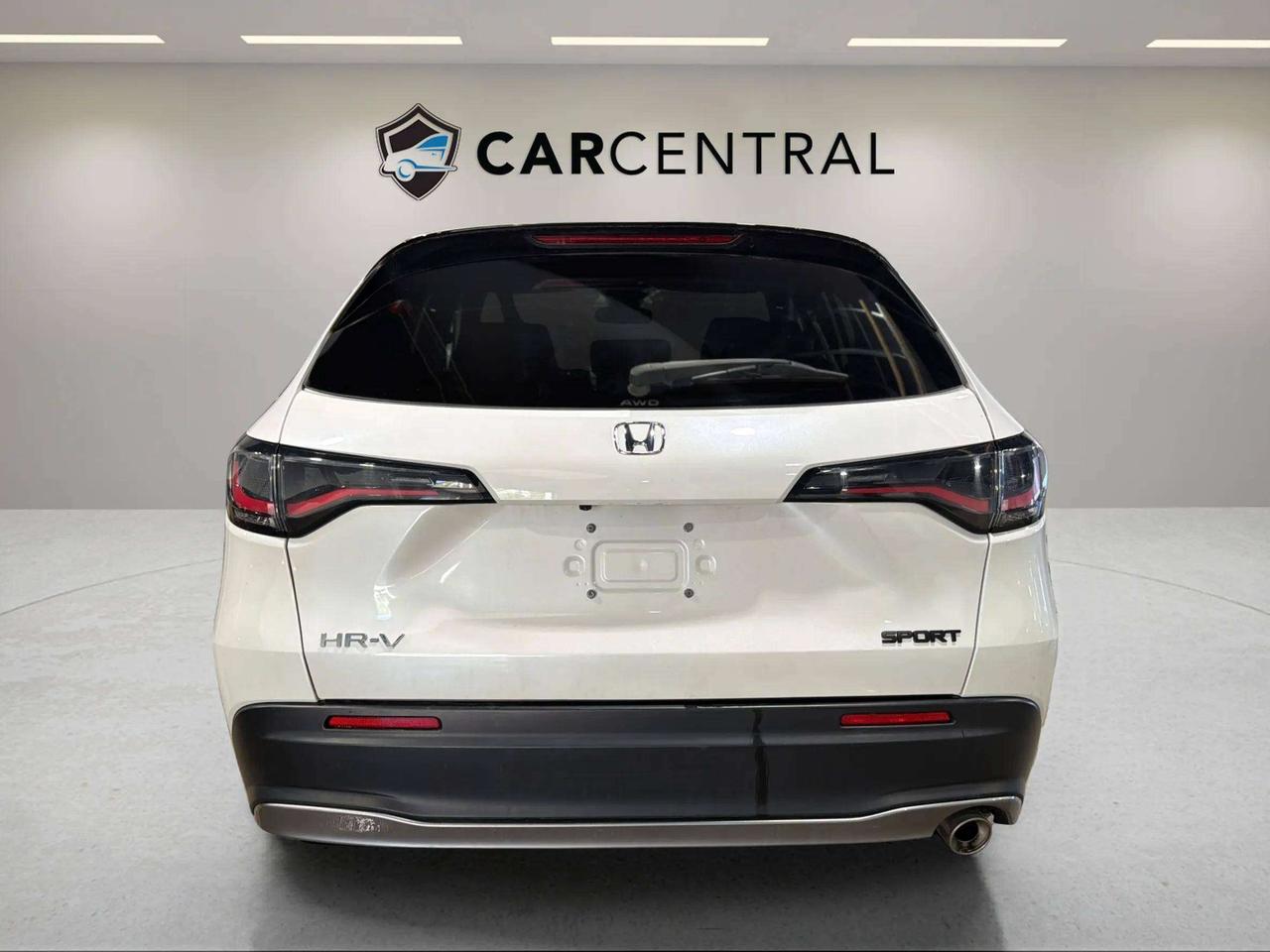 2024 Honda HR-V SPORT-B | CLEAN CARFAX| SUNROOF | CARPLAY| AWD Photo3