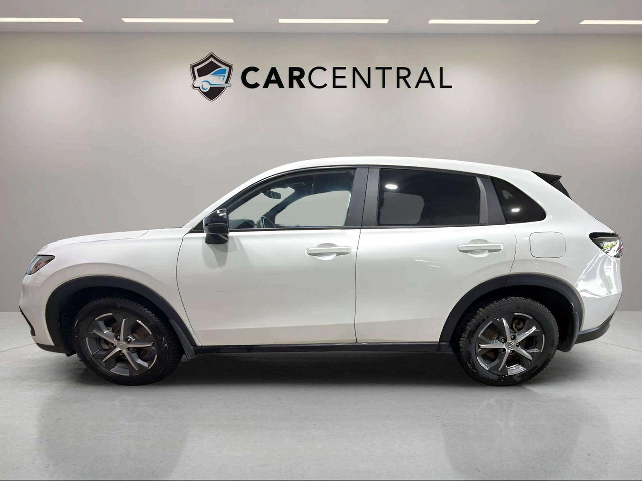 2024 Honda HR-V SPORT-B | CLEAN CARFAX| SUNROOF | CARPLAY| AWD Photo