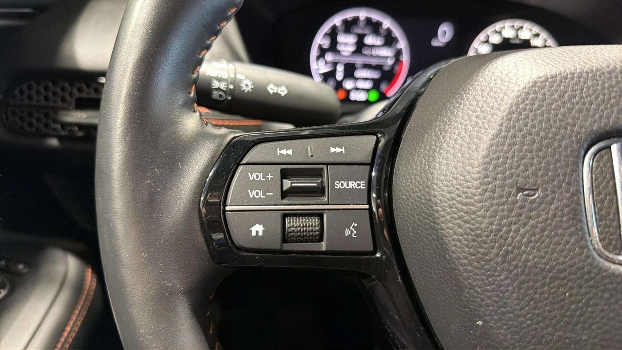 2024 Honda HR-V SPORT-B | CLEAN CARFAX| SUNROOF | CARPLAY| AWD Photo