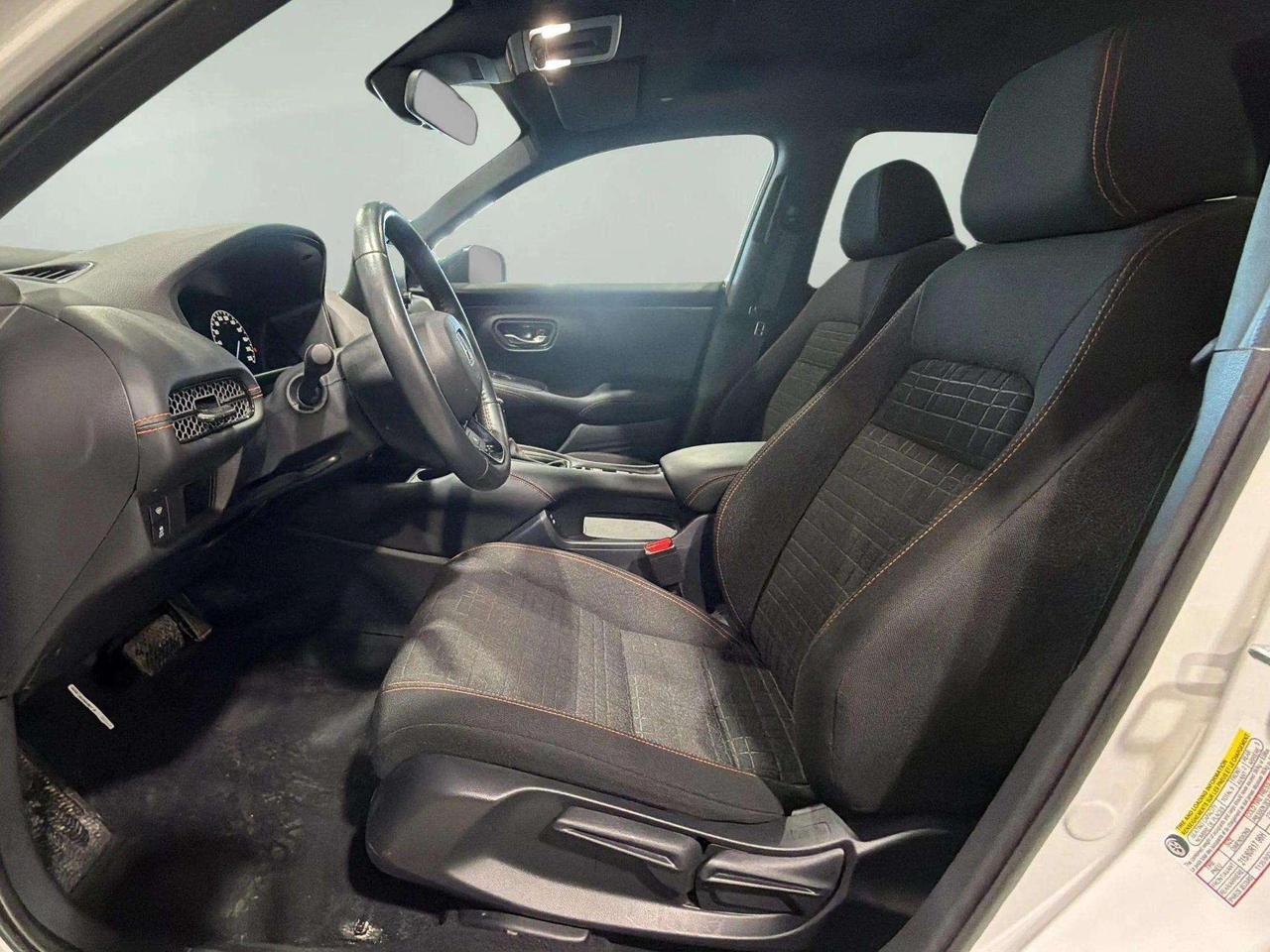 2024 Honda HR-V SPORT-B | CLEAN CARFAX| SUNROOF | CARPLAY| AWD Photo
