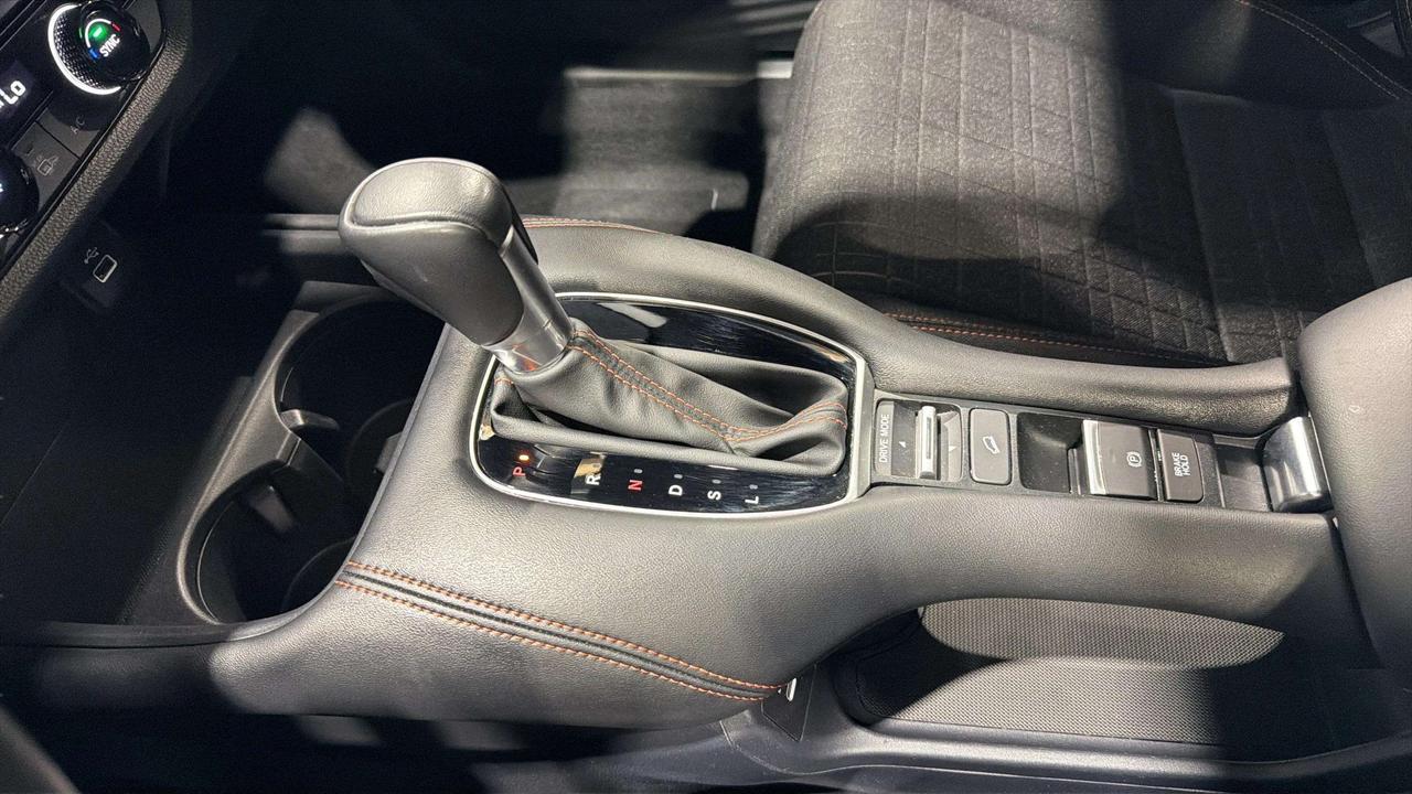 2024 Honda HR-V SPORT-B | CLEAN CARFAX| SUNROOF | CARPLAY| AWD Photo