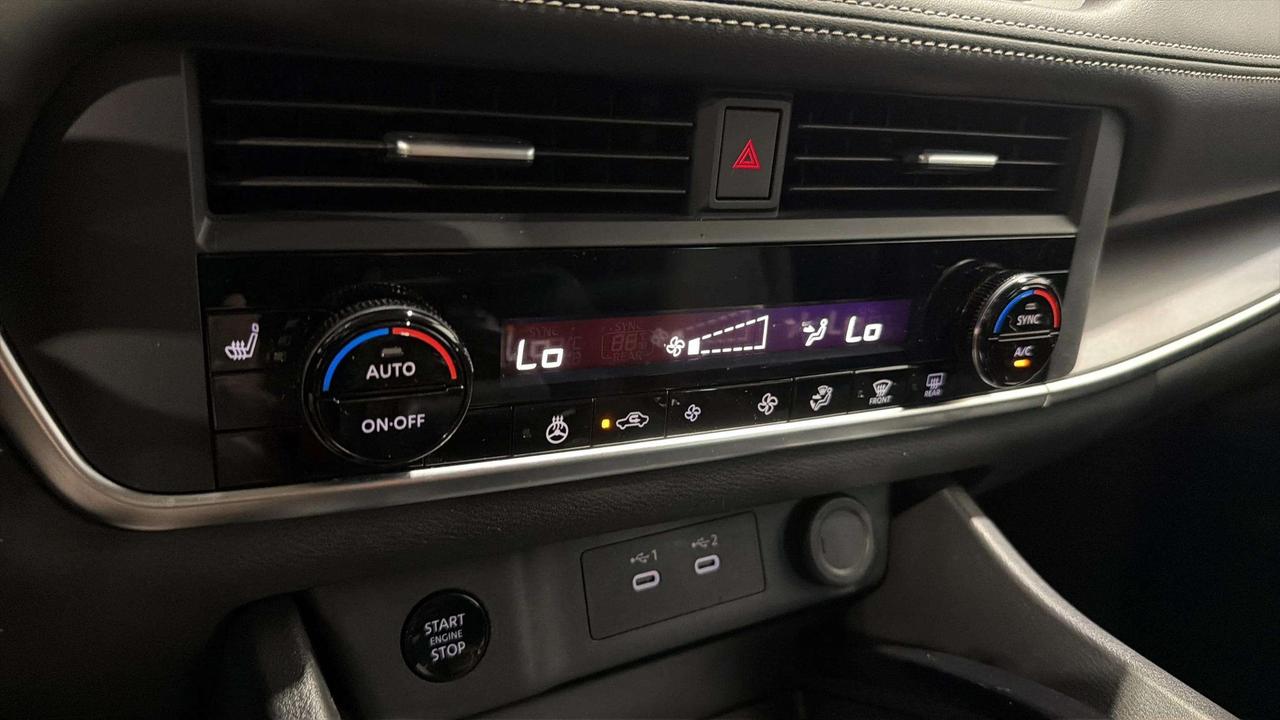 2024 Nissan Rogue SV PANOROOF | CLEAN CARFAX| CARPLAY | AWD | LOW KM Photo