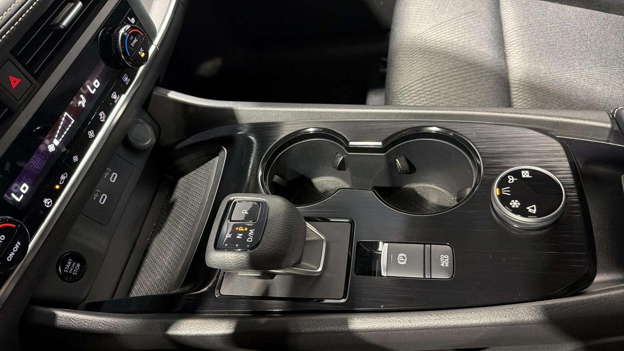 2024 Nissan Rogue SV PANOROOF | CLEAN CARFAX| CARPLAY | AWD | LOW KM Photo