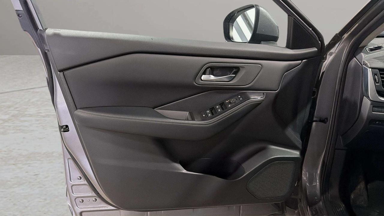 2024 Nissan Rogue SV PANOROOF | CLEAN CARFAX| CARPLAY | AWD | LOW KM Photo