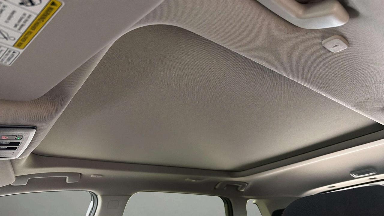 2024 Nissan Rogue SV PANOROOF | CLEAN CARFAX| CARPLAY | AWD | LOW KM Photo