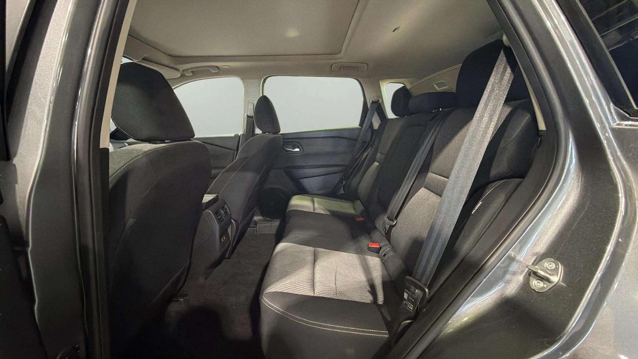 2024 Nissan Rogue SV PANOROOF | CLEAN CARFAX| CARPLAY | AWD | LOW KM Photo