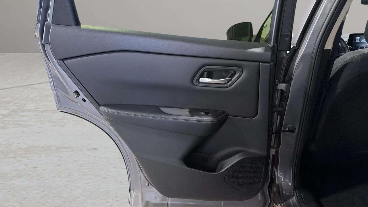 2024 Nissan Rogue SV PANOROOF | CLEAN CARFAX| CARPLAY | AWD | LOW KM Photo