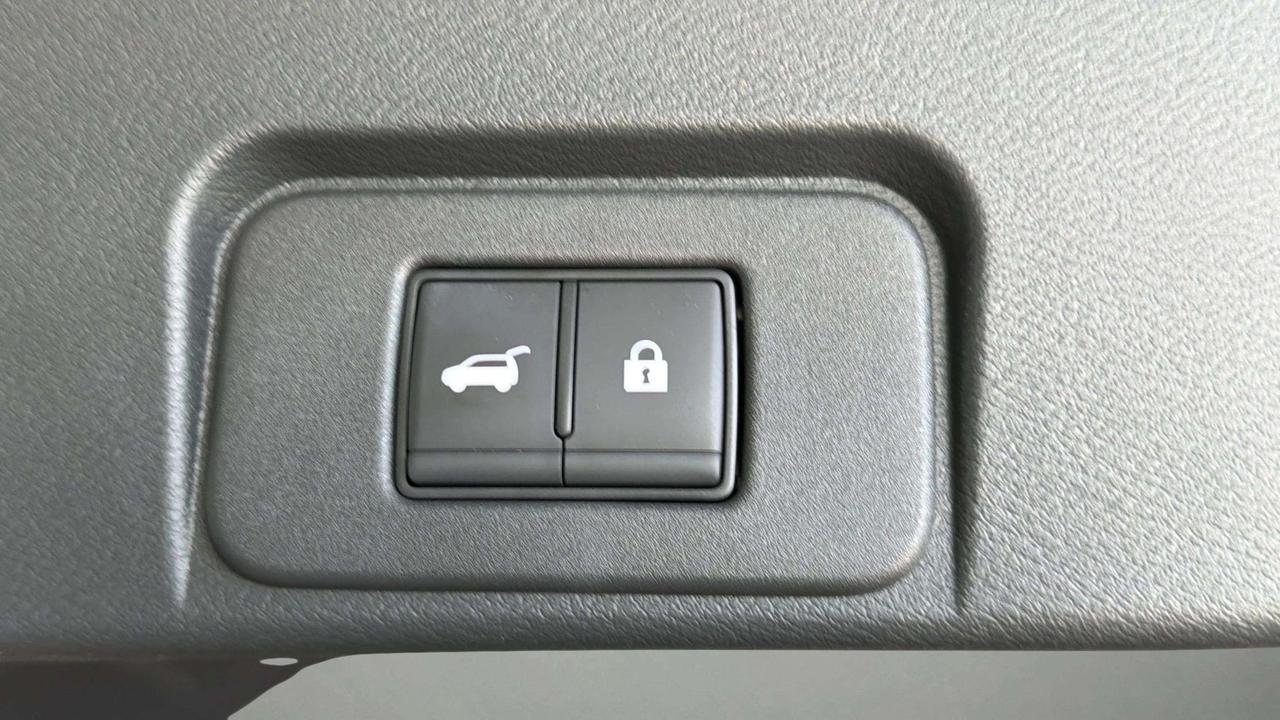 2024 Nissan Rogue SV PANOROOF | CLEAN CARFAX| CARPLAY | AWD | LOW KM Photo
