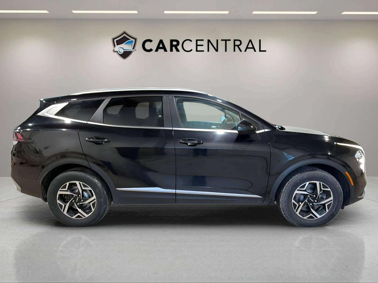 2023 Kia Sportage LX| CLEAN CARFAX | AWD | BACK UP| CARPLAY Photo