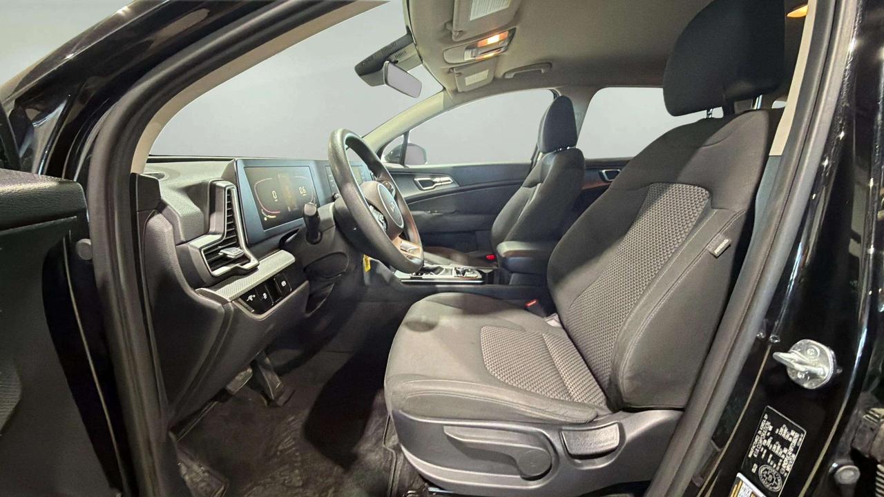 2023 Kia Sportage LX| CLEAN CARFAX | AWD | BACK UP| CARPLAY Photo