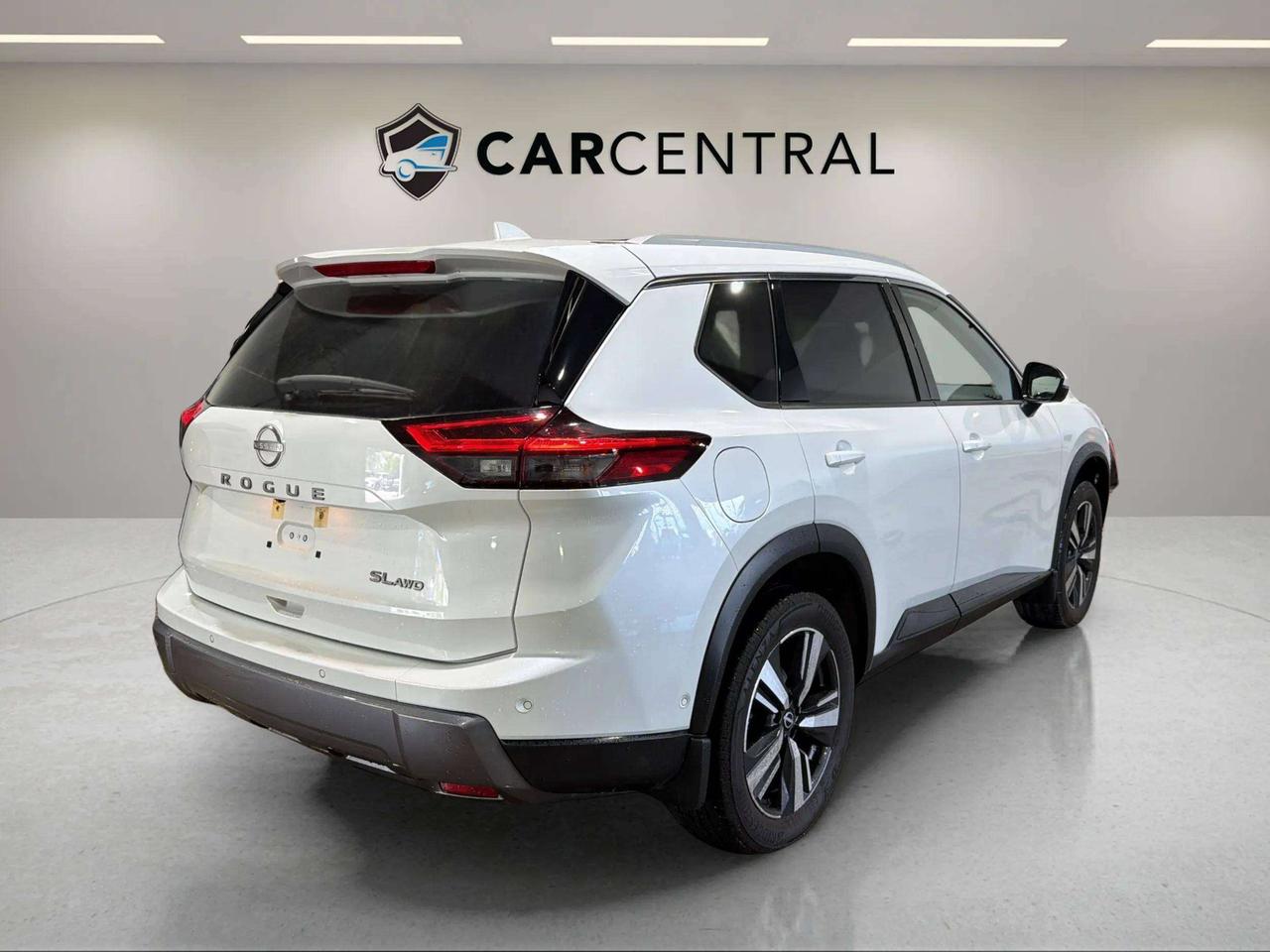 2024 Nissan Rogue SL| GOOGLE MAPS |360 | ADAP CRUISE| PANO| STARTER Photo