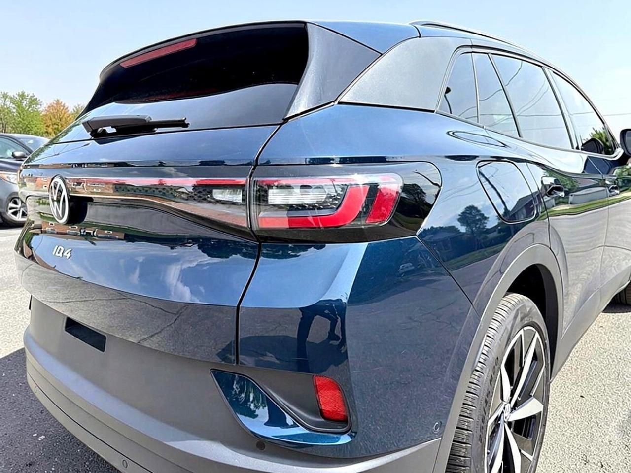 2023 Volkswagen ID.4 Pro AWD w-SK On Battery Photo