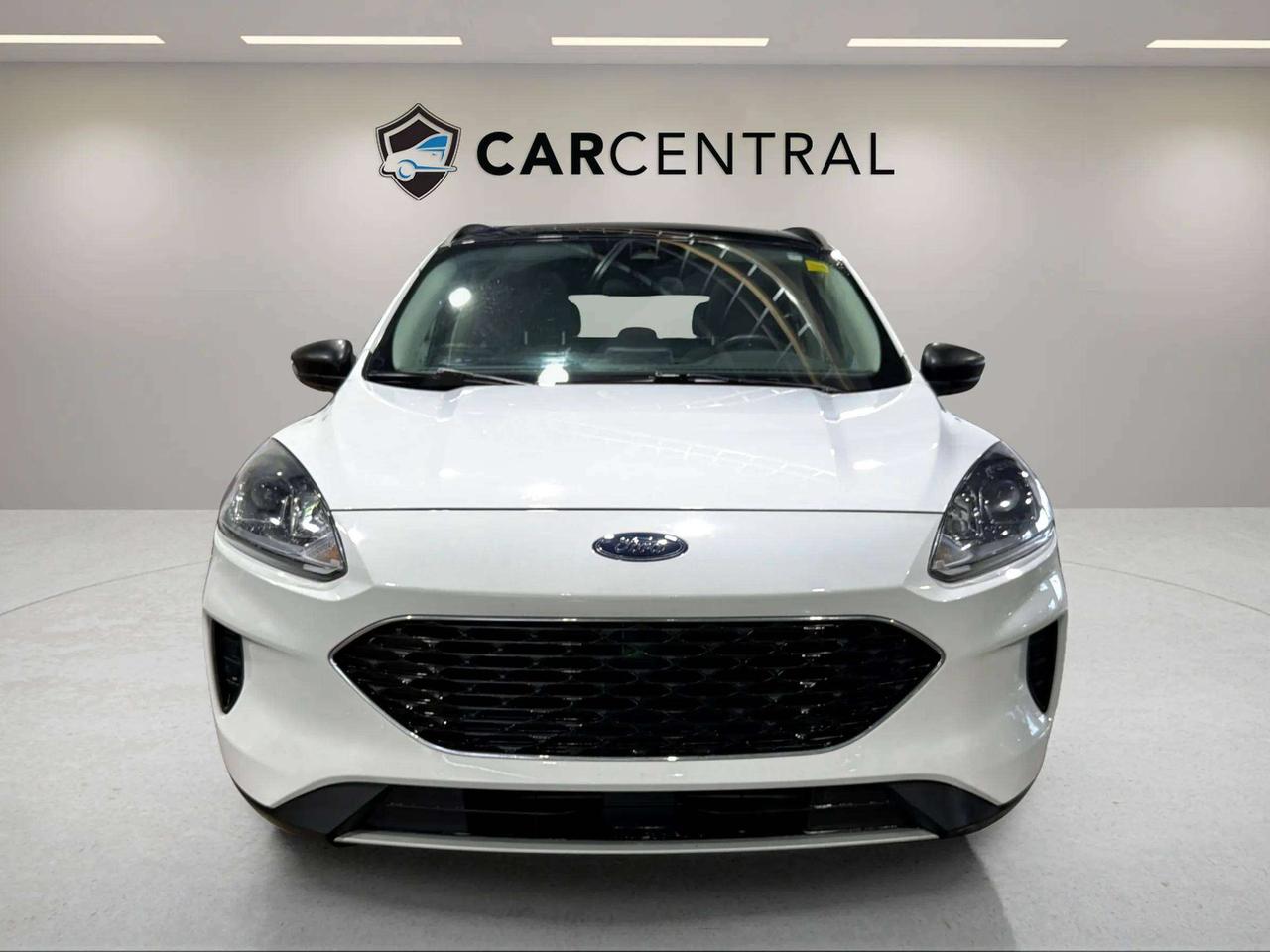 2022 Ford Escape SE| CLEAN CARFAX| PANO | CARPLAY | AWD | Photo
