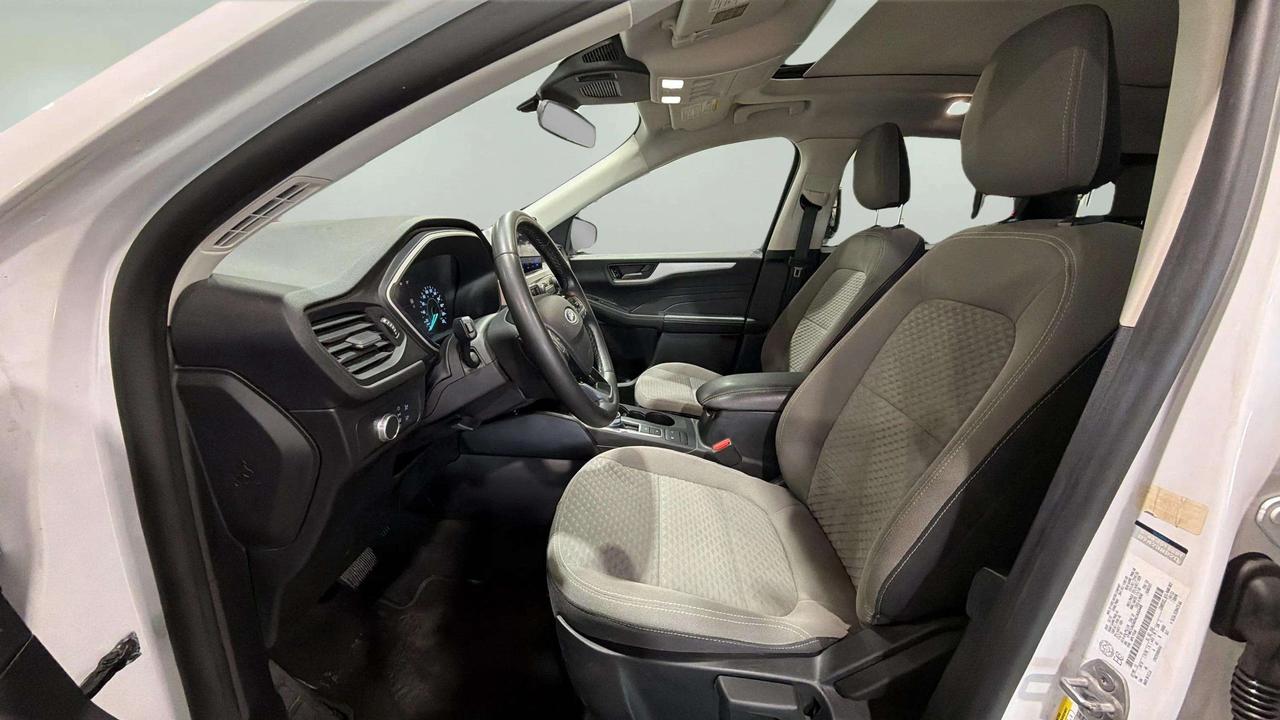 2022 Ford Escape SE| CLEAN CARFAX| PANO | CARPLAY | AWD | Photo