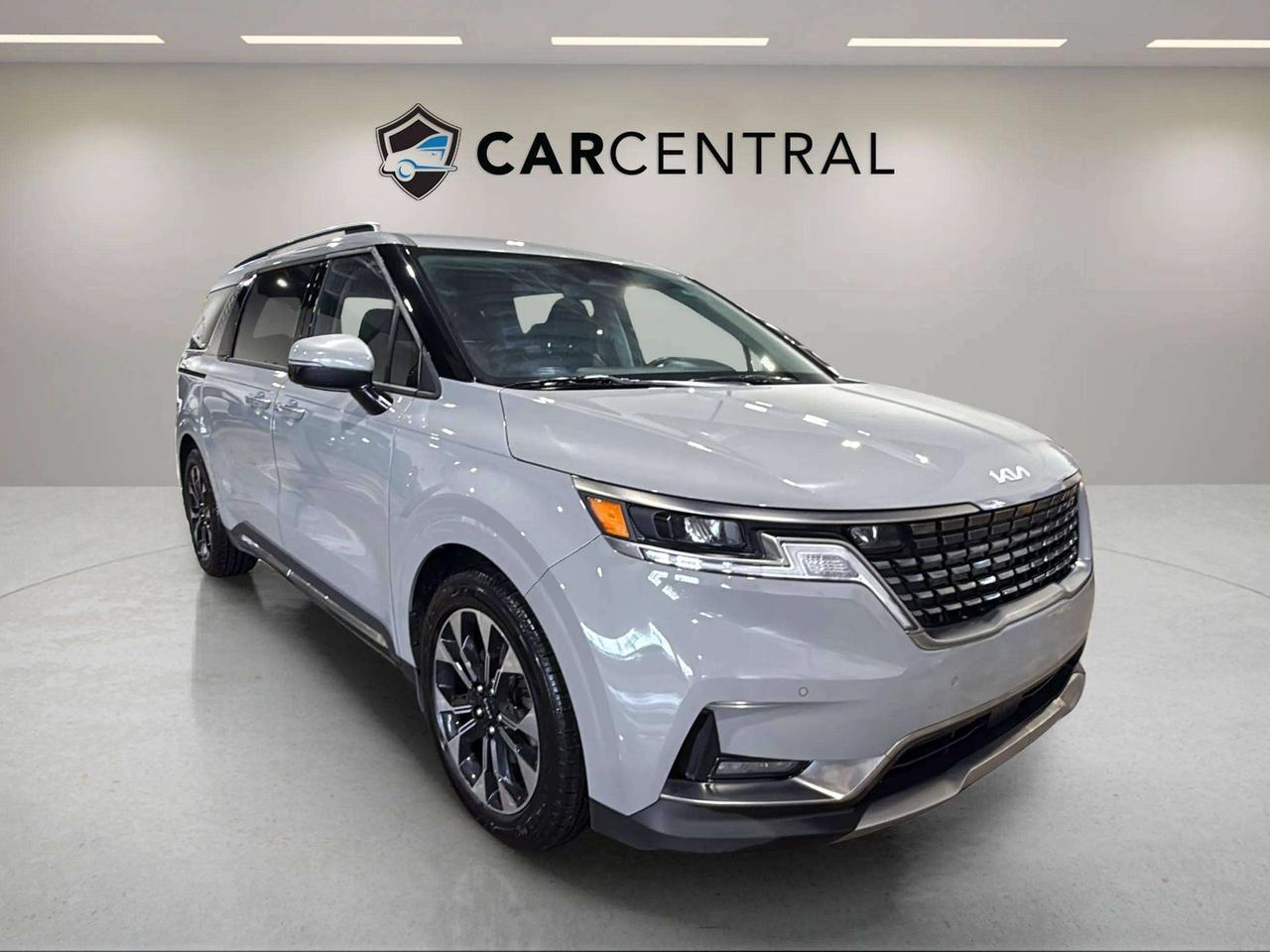 2024 Kia Carnival EX | CLEAN CARFAX | PWR DOORS & LIFTGATE| LEATHER Photo