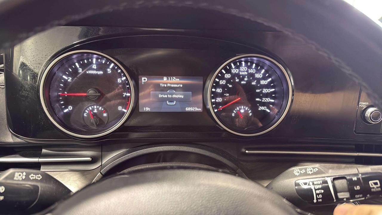 2024 Kia Carnival EX | CLEAN CARFAX | PWR DOORS & LIFTGATE| LEATHER Photo