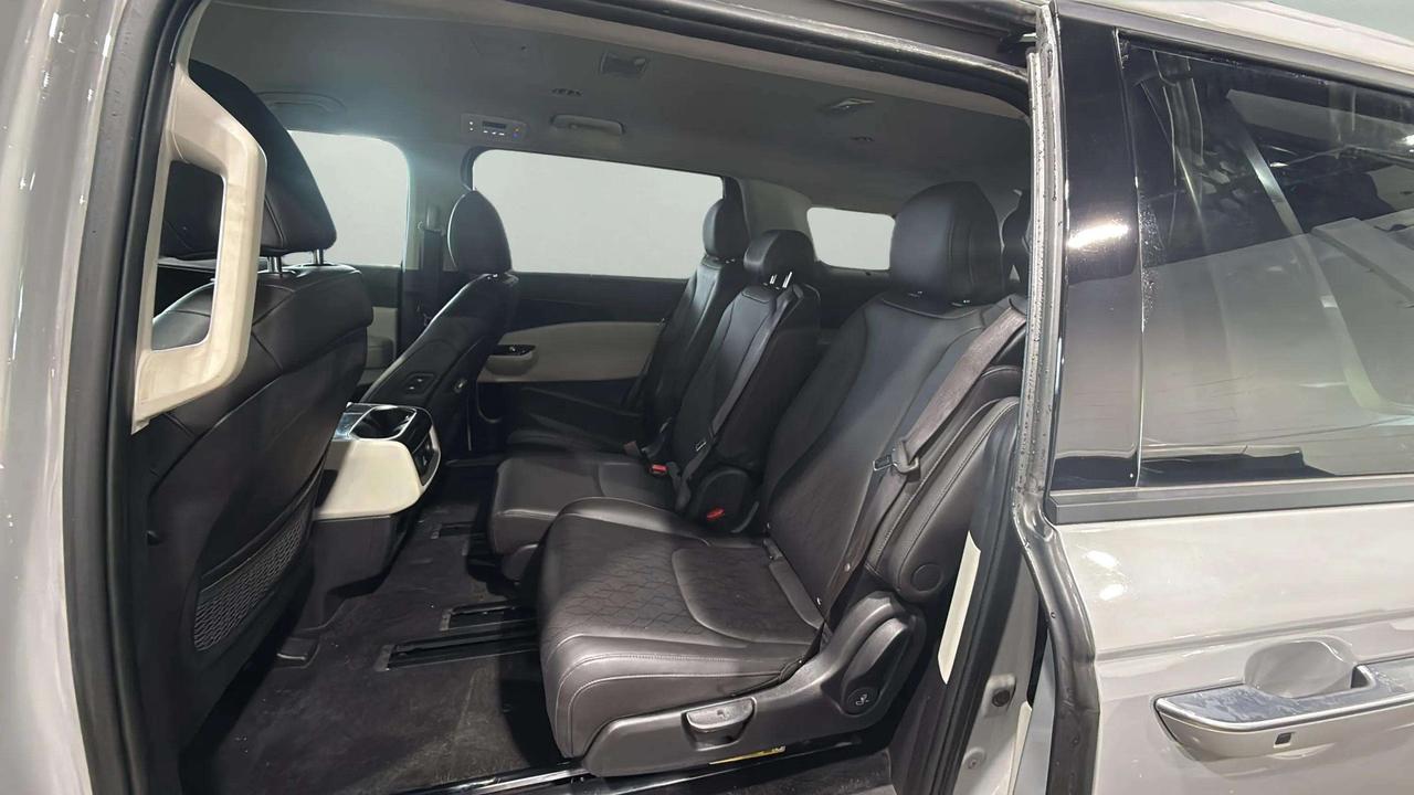 2024 Kia Carnival EX | CLEAN CARFAX | PWR DOORS & LIFTGATE| LEATHER Photo