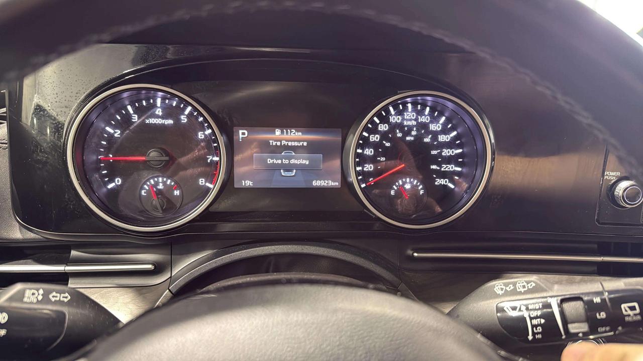 2024 Kia Carnival EX | CLEAN CARFAX | PWR DOORS & LIFTGATE| LEATHER Photo