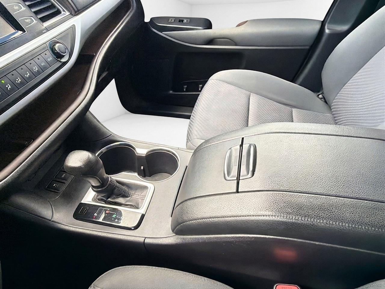 2019 Toyota Highlander Awd Le Photo