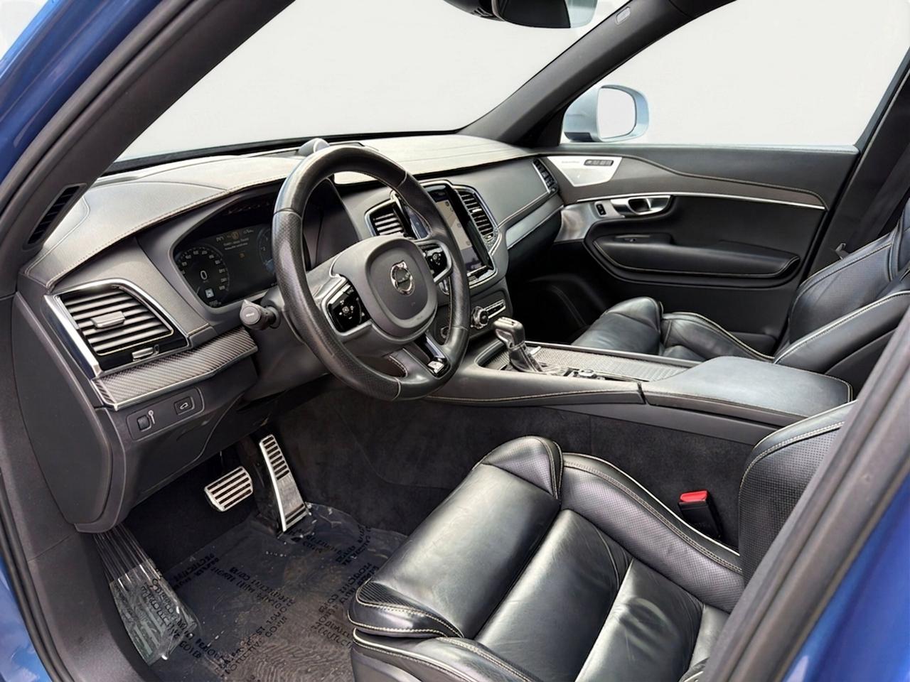 2018 Volvo XC90 T6 AWD R-Design Photo