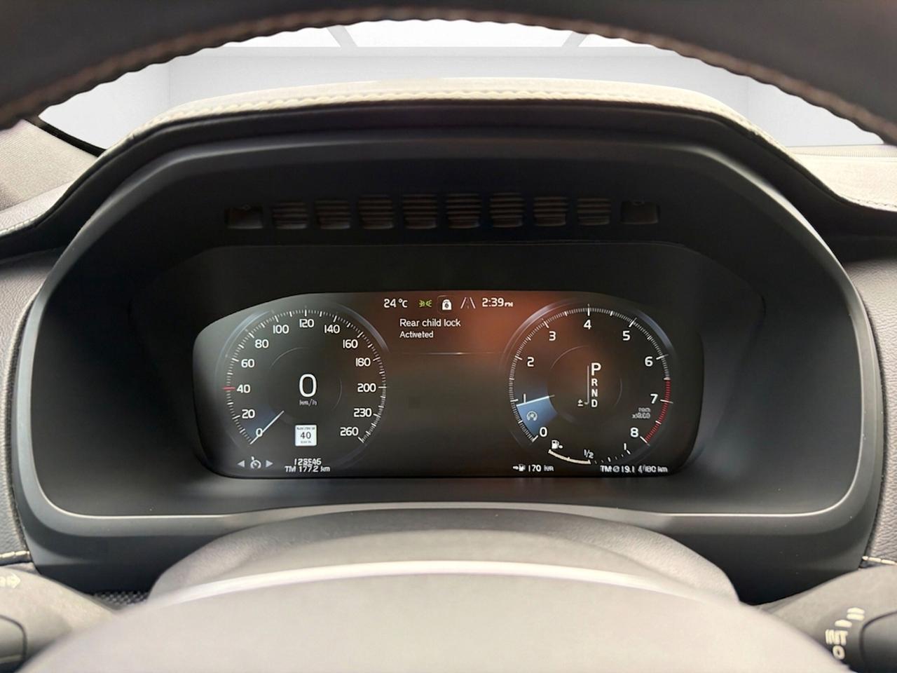 2018 Volvo XC90 T6 AWD R-Design Photo