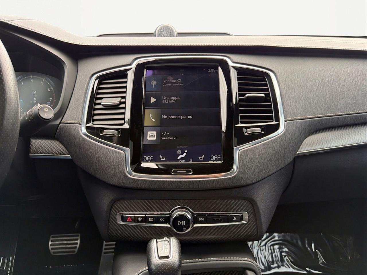 2018 Volvo XC90 T6 AWD R-Design Photo