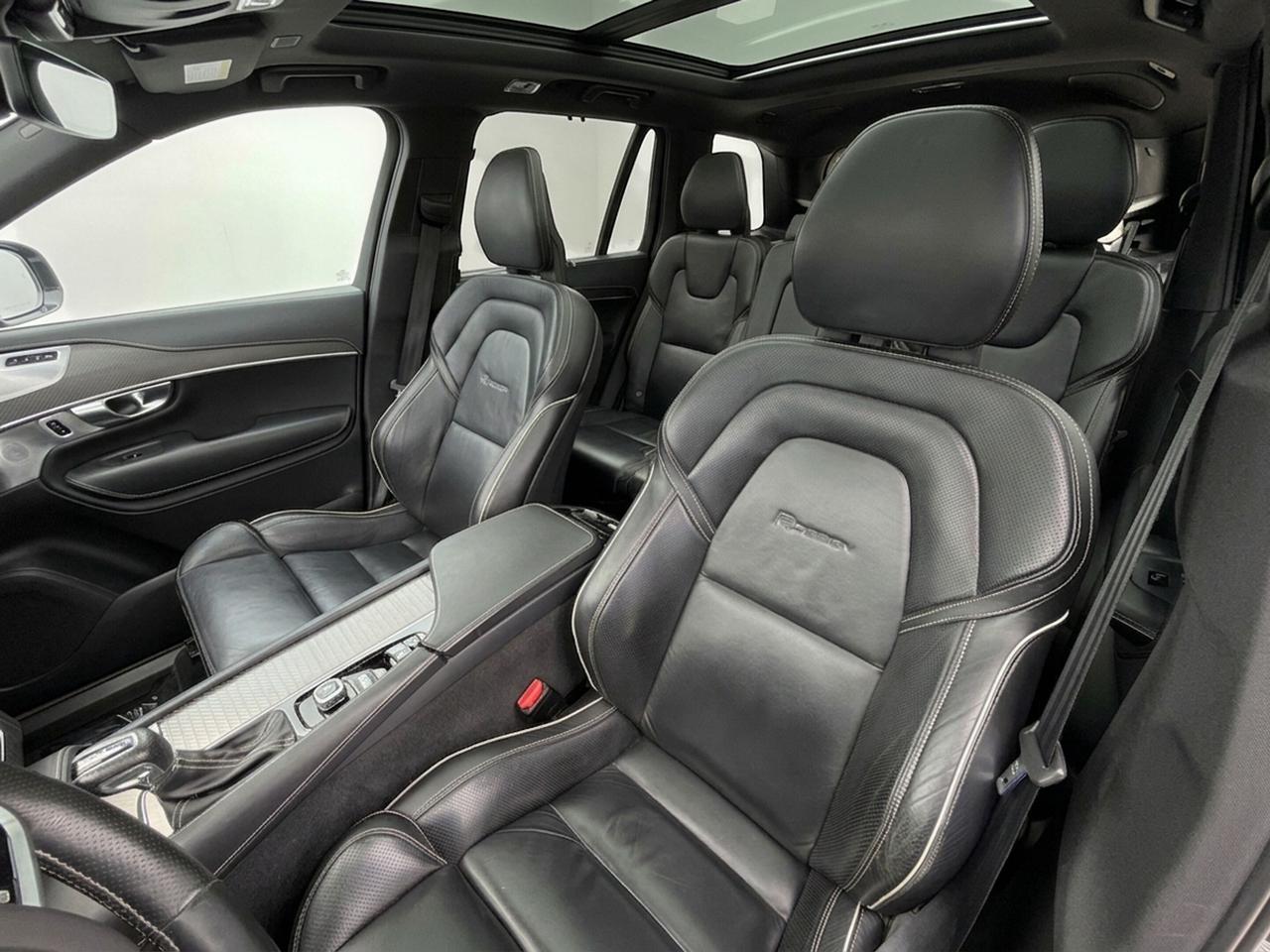 2018 Volvo XC90 T6 AWD R-Design Photo