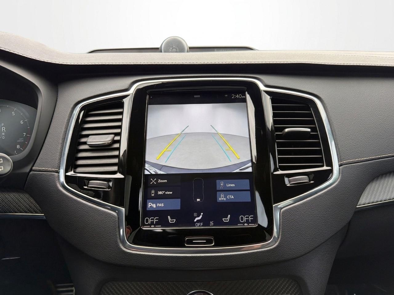 2018 Volvo XC90 T6 AWD R-Design Photo