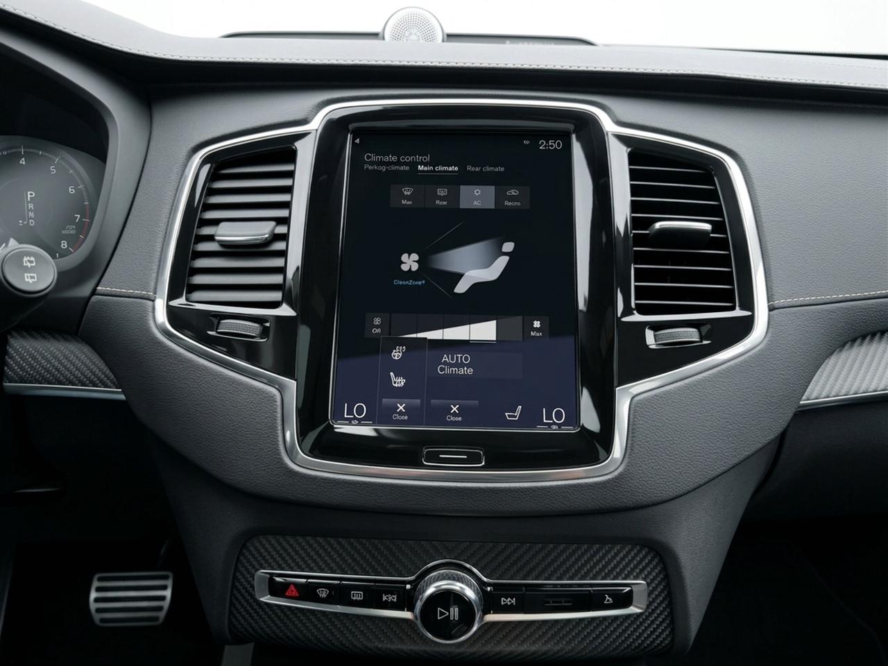 2018 Volvo XC90 T6 AWD R-Design Photo