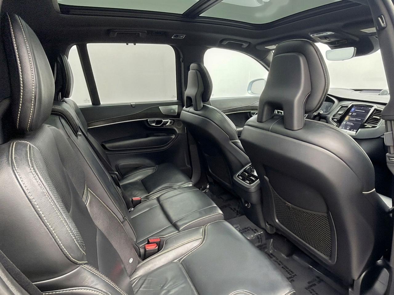 2018 Volvo XC90 T6 AWD R-Design Photo