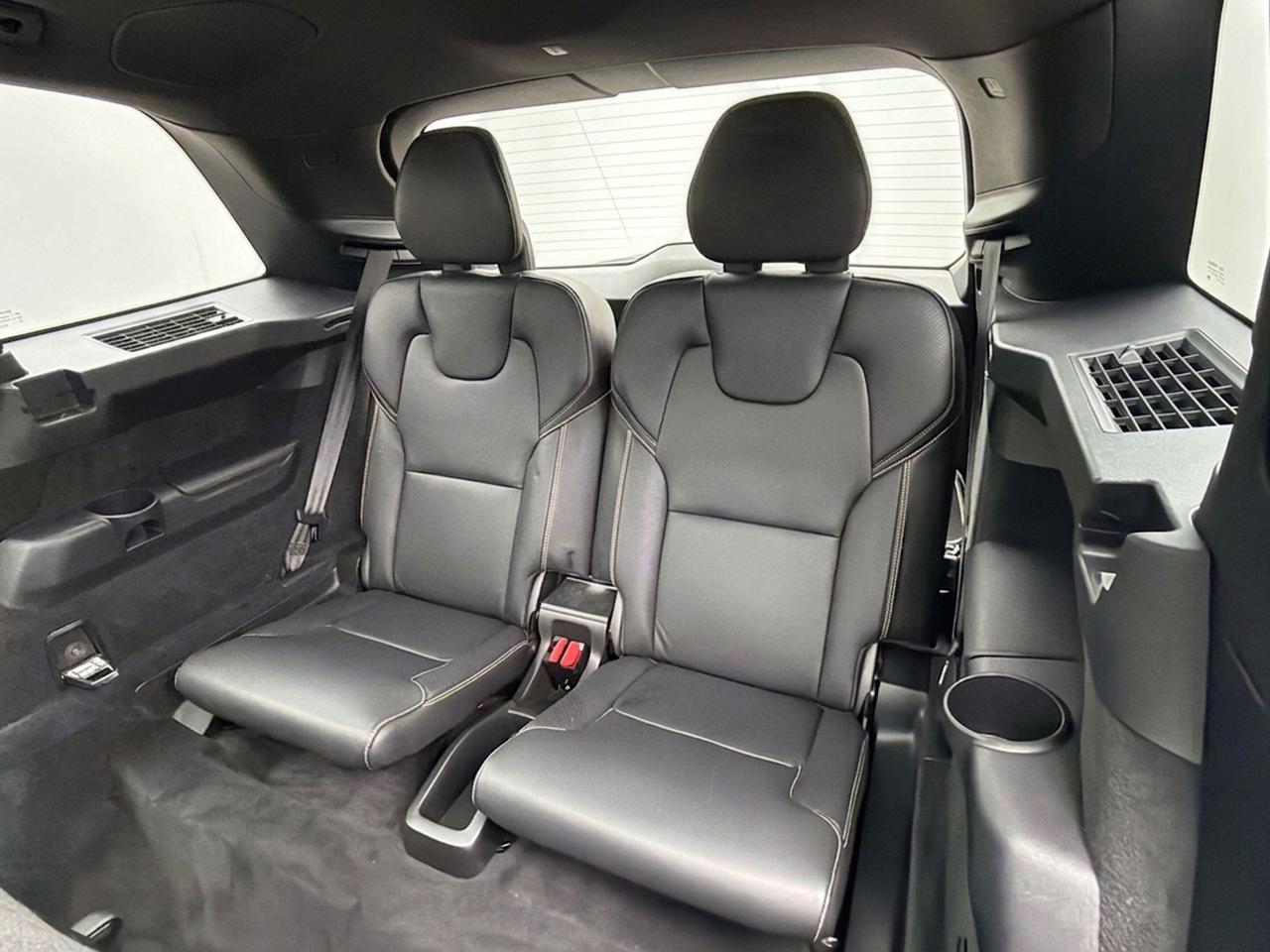 2018 Volvo XC90 T6 AWD R-Design Photo