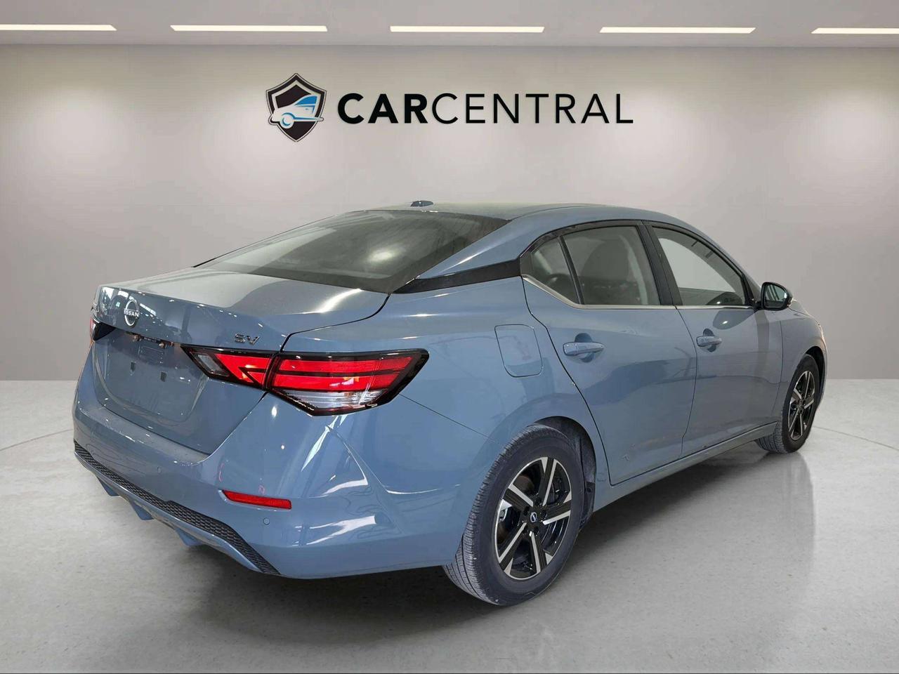 2024 Nissan Sentra SV| CLEAN CARFAX| CARPLAY | HTD SEATS| STARTER Photo4