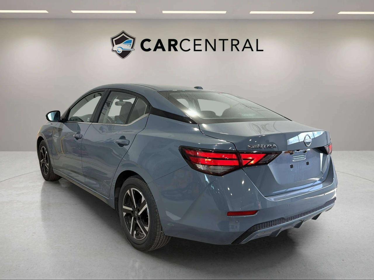 2024 Nissan Sentra SV| CLEAN CARFAX| CARPLAY | HTD SEATS| STARTER Photo