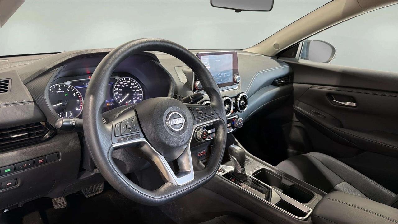 2024 Nissan Sentra SV| CLEAN CARFAX| CARPLAY | HTD SEATS| STARTER Photo